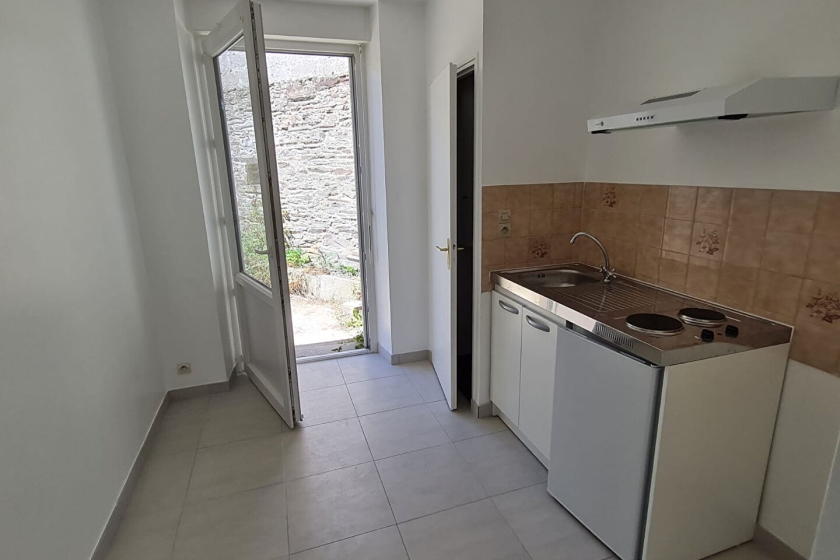 A louer, appartement  en centre ville de PLOERMEL avec cour privative et jardinet - Photo 5