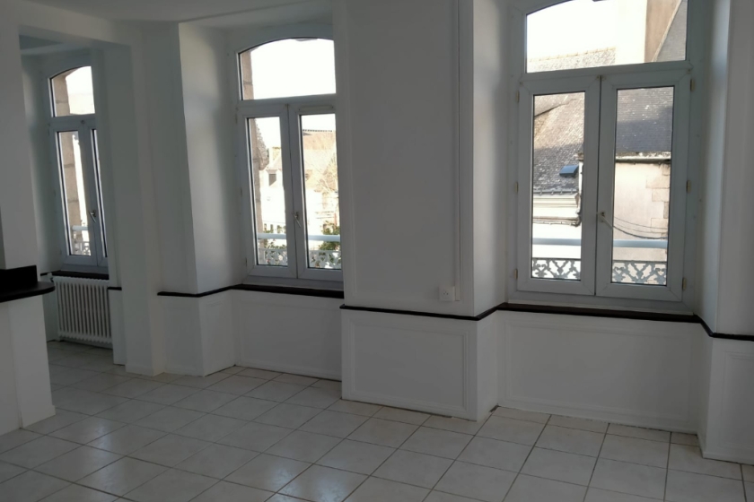 Centre Ville PLOERMEL, appartement avec une chambre 35 m² à LOUER - Photo 2