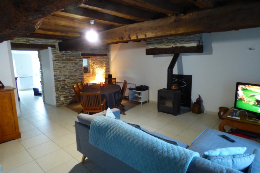BELLE MAISON DE CAMPAGNE SUR MONTERTELOT - Photo 2