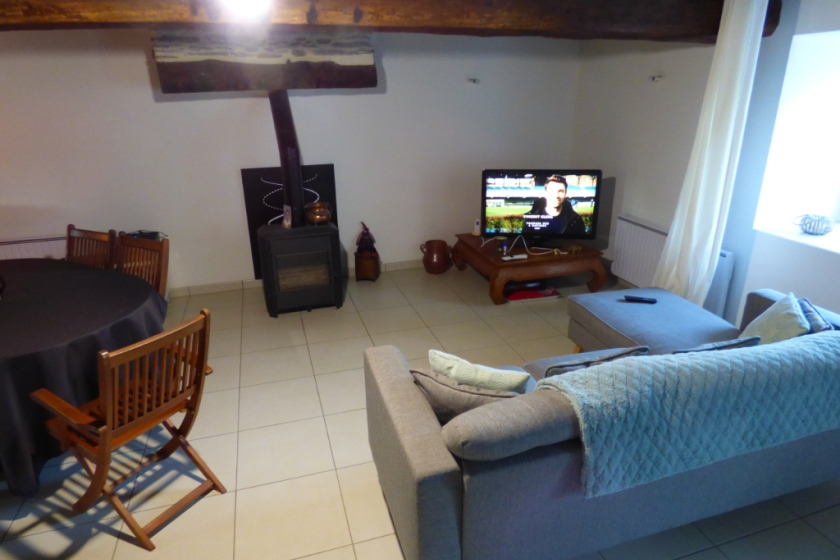 BELLE MAISON DE CAMPAGNE SUR MONTERTELOT - Photo 3