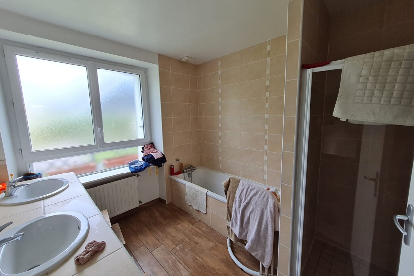 PLOERMEL - Maison 6 pièce(s) - 137m² - Photo 4